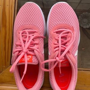 nike running sneakers